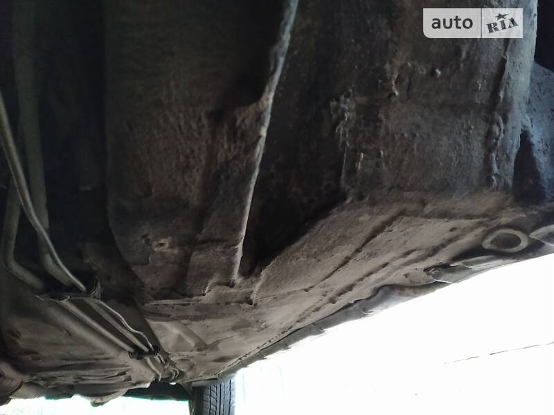 Седан Mercedes-Benz E-Class 1986 в Львове