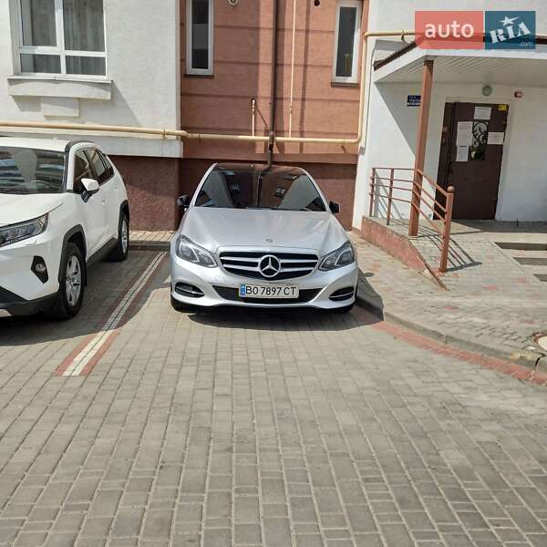 Седан Mercedes-Benz E-Class 2015 в Ивано-Франковске