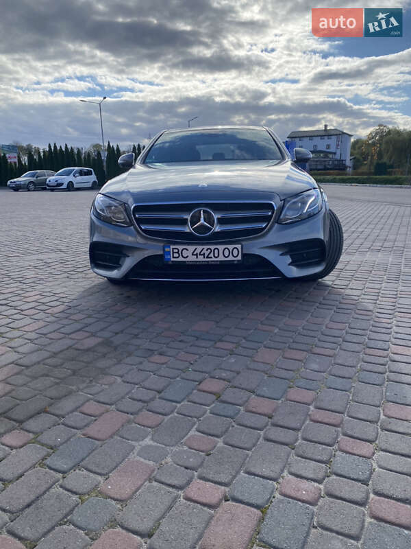 Седан Mercedes-Benz E-Class 2016 в Львове