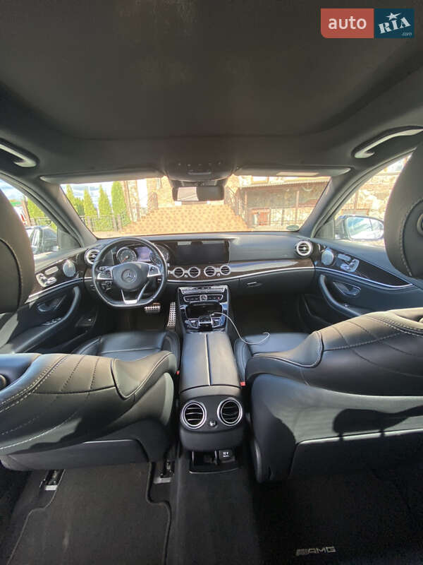 Седан Mercedes-Benz E-Class 2016 в Львове