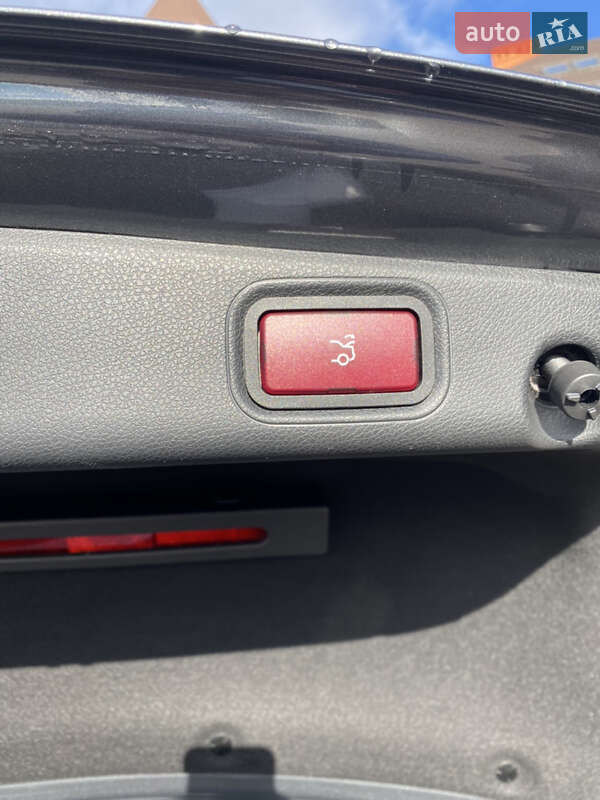 Седан Mercedes-Benz E-Class 2016 в Львове