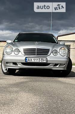 Седан Mercedes-Benz E-Class 2001 в Змиеве