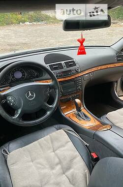 Седан Mercedes-Benz E-Class 2003 в Киеве