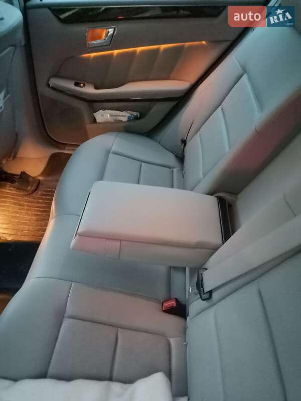 Универсал Mercedes-Benz E-Class 2011 в Ивано-Франковске фото 16 Универсал Mercedes-Benz E-Class 2011 в Ивано-Франковске