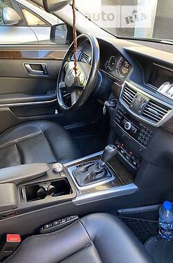 Седан Mercedes-Benz E-Class 2012 в Киеве