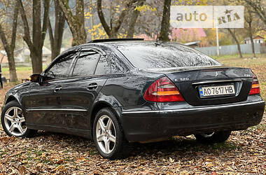 Седан Mercedes-Benz E-Class 2003 в Межгорье