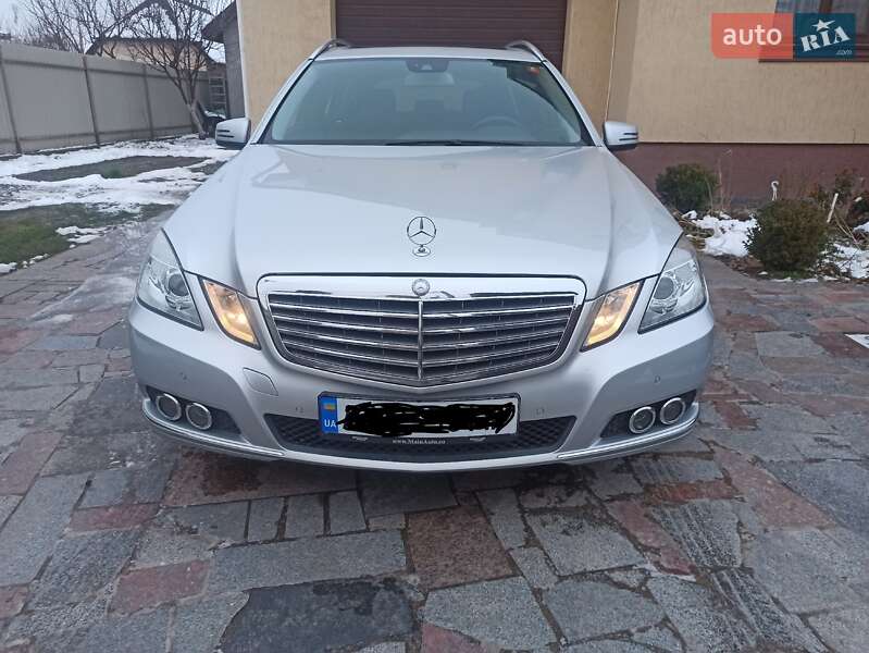 Универсал Mercedes-Benz E-Class 2011 в Киеве