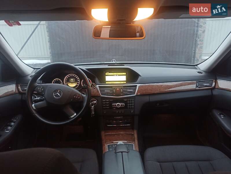 Универсал Mercedes-Benz E-Class 2011 в Киеве