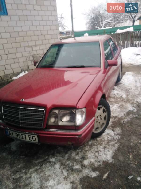 Седан Mercedes-Benz E-Class 1993 в Киеве