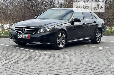 Седан Mercedes-Benz E-Class 2015 в Львові