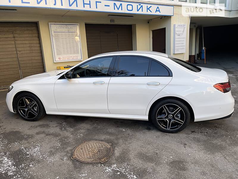 Седан Mercedes-Benz E-Class 2022 в Києві
