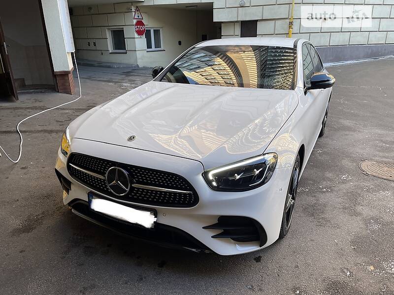 Седан Mercedes-Benz E-Class 2022 в Києві