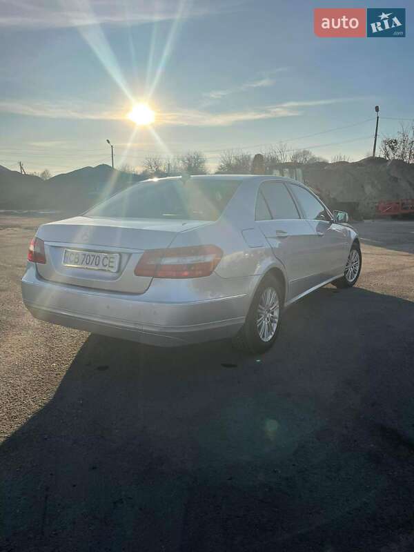 Седан Mercedes-Benz E-Class 2009 в Прилуках