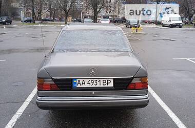 Седан Mercedes-Benz E-Class 1992 в Броварах