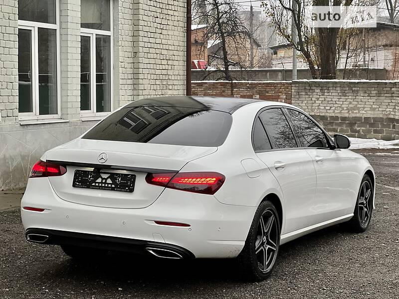 Седан Mercedes-Benz E-Class 2021 в Києві