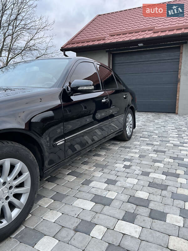 Седан Mercedes-Benz E-Class 2008 в Днепре