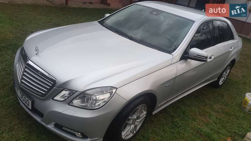 Седан Mercedes-Benz E-Class 2009 в Старому Самборі