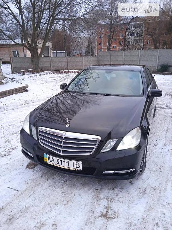 Седан Mercedes-Benz E-Class 2011 в 