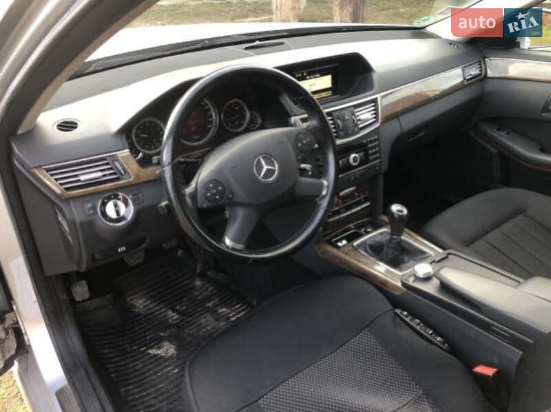 Седан Mercedes-Benz E-Class 2010 в Ковелі