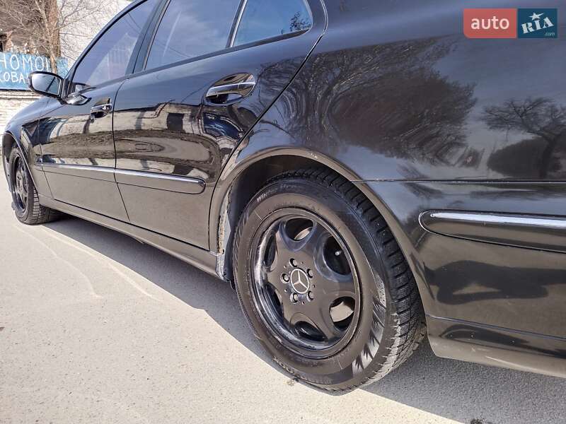 Седан Mercedes-Benz E-Class 2003 в Запоріжжі