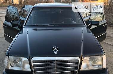 Седан Mercedes-Benz E-Class 1986 в 