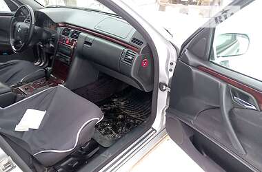 Универсал Mercedes-Benz E-Class 2001 в 