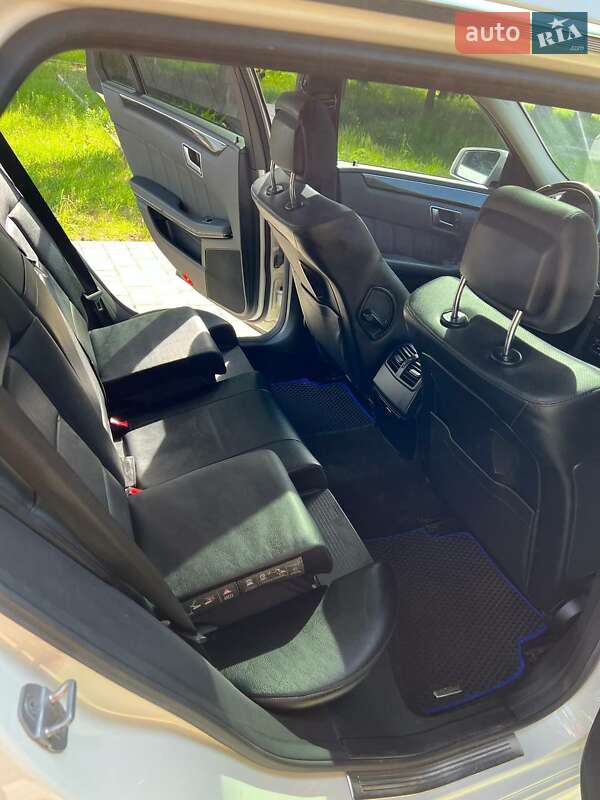 Універсал Mercedes-Benz E-Class 2011 в Бродах