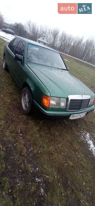 Седан Mercedes-Benz E-Class 1985 в Одесі