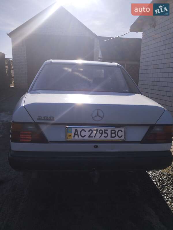 Седан Mercedes-Benz E-Class 1986 в Луцьку фото 3 Седан Mercedes-Benz E-Class 1986 в Луцьку