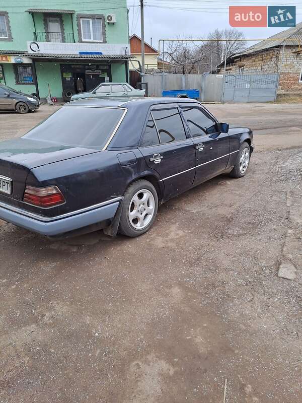 Седан Mercedes-Benz E-Class 1994 в Балте