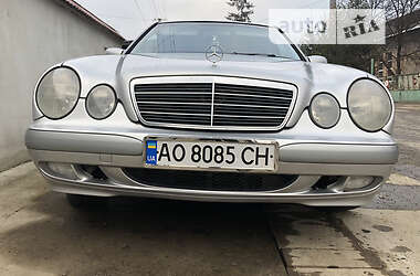 Седан Mercedes-Benz E-Class 2002 в Рахове