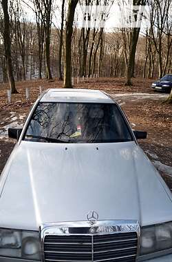 Седан Mercedes-Benz E-Class 1987 в 