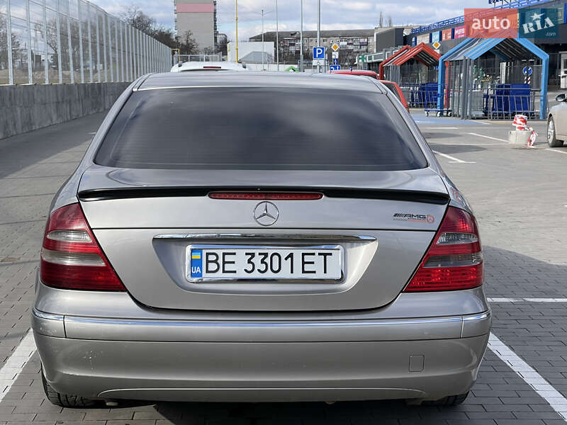 Седан Mercedes-Benz E-Class 2004 в Первомайске