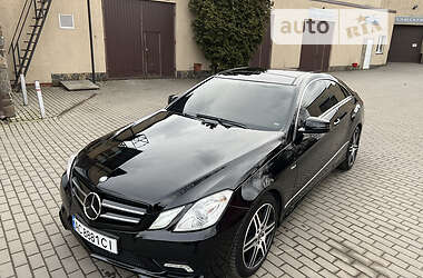 Купе Mercedes-Benz E-Class 2010 в 