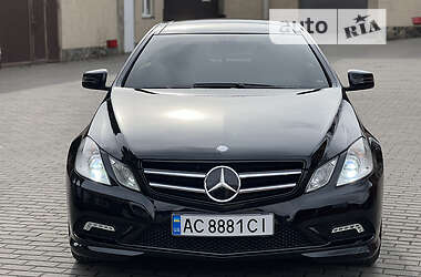 Купе Mercedes-Benz E-Class 2010 в 