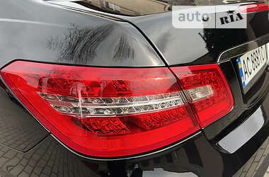 Купе Mercedes-Benz E-Class 2010 в 