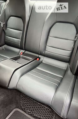 Купе Mercedes-Benz E-Class 2010 в 