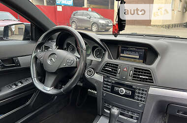 Купе Mercedes-Benz E-Class 2010 в 