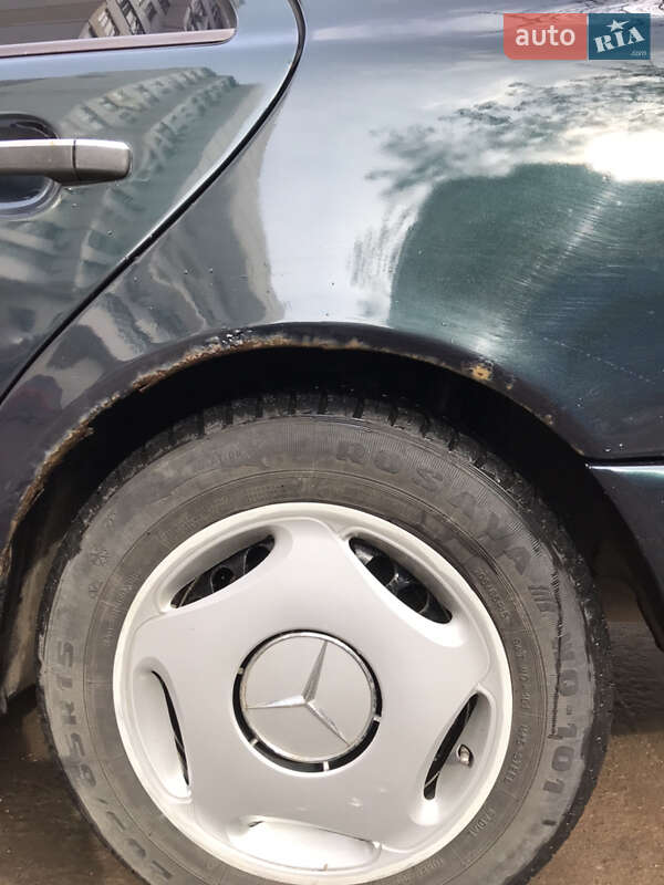Седан Mercedes-Benz E-Class 1997 в Николаеве