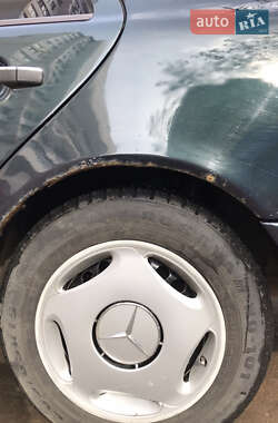 Седан Mercedes-Benz E-Class 1997 в 