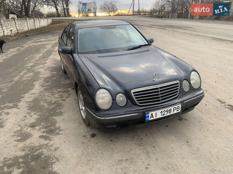 Седан Mercedes-Benz E-Class 1999 в Черновцах