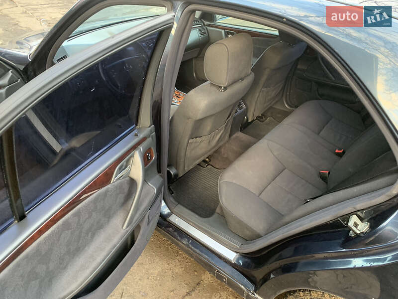 Седан Mercedes-Benz E-Class 1999 в Черновцах