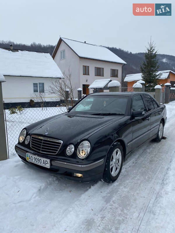 Mercedes-Benz E-Class 2001