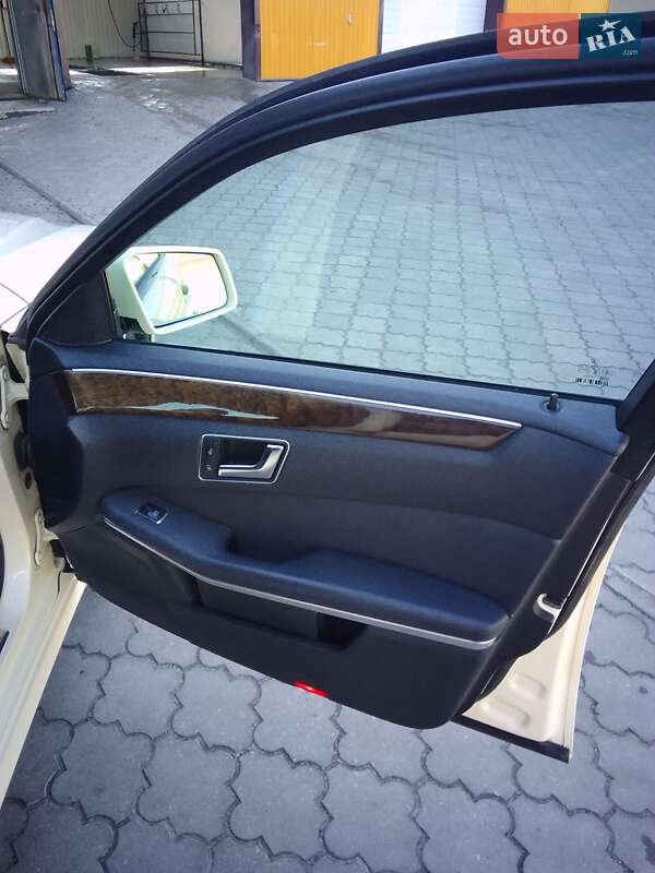 Седан Mercedes-Benz E-Class 2011 в Черкасах