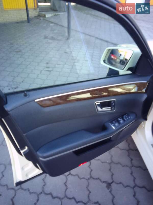 Седан Mercedes-Benz E-Class 2011 в Черкасах