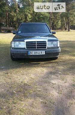 Универсал Mercedes-Benz E-Class 1993 в Кременце