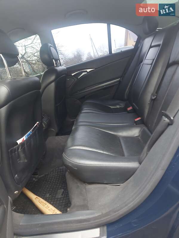 Седан Mercedes-Benz E-Class 2003 в Кривом Роге
