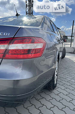Седан Mercedes-Benz E-Class 2012 в 