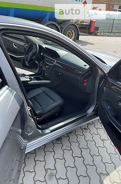 Седан Mercedes-Benz E-Class 2012 в 
