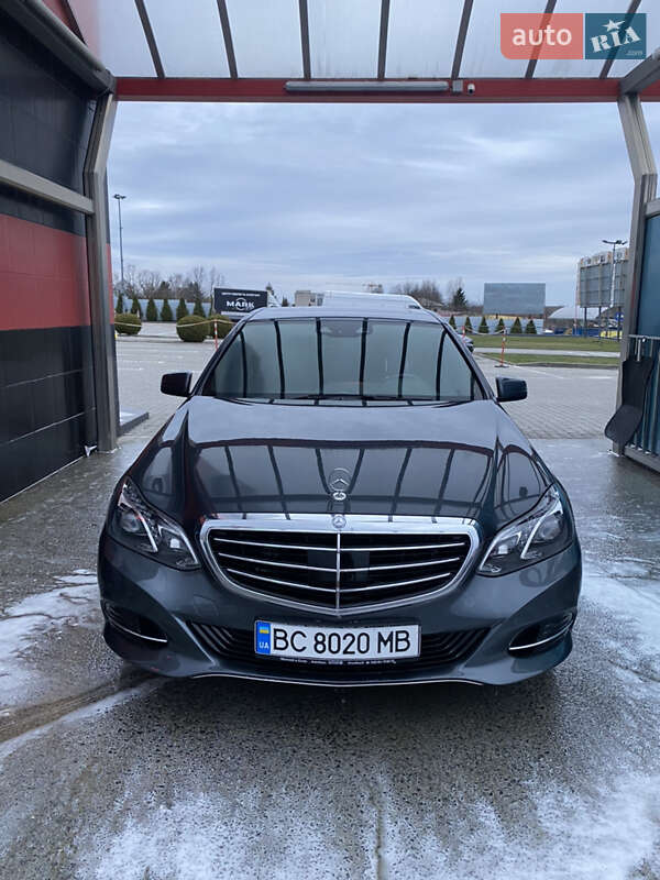 Седан Mercedes-Benz E-Class 2014 в Львове